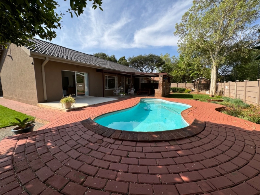  Bedroom Property for Sale in El Toro Park Northern Cape